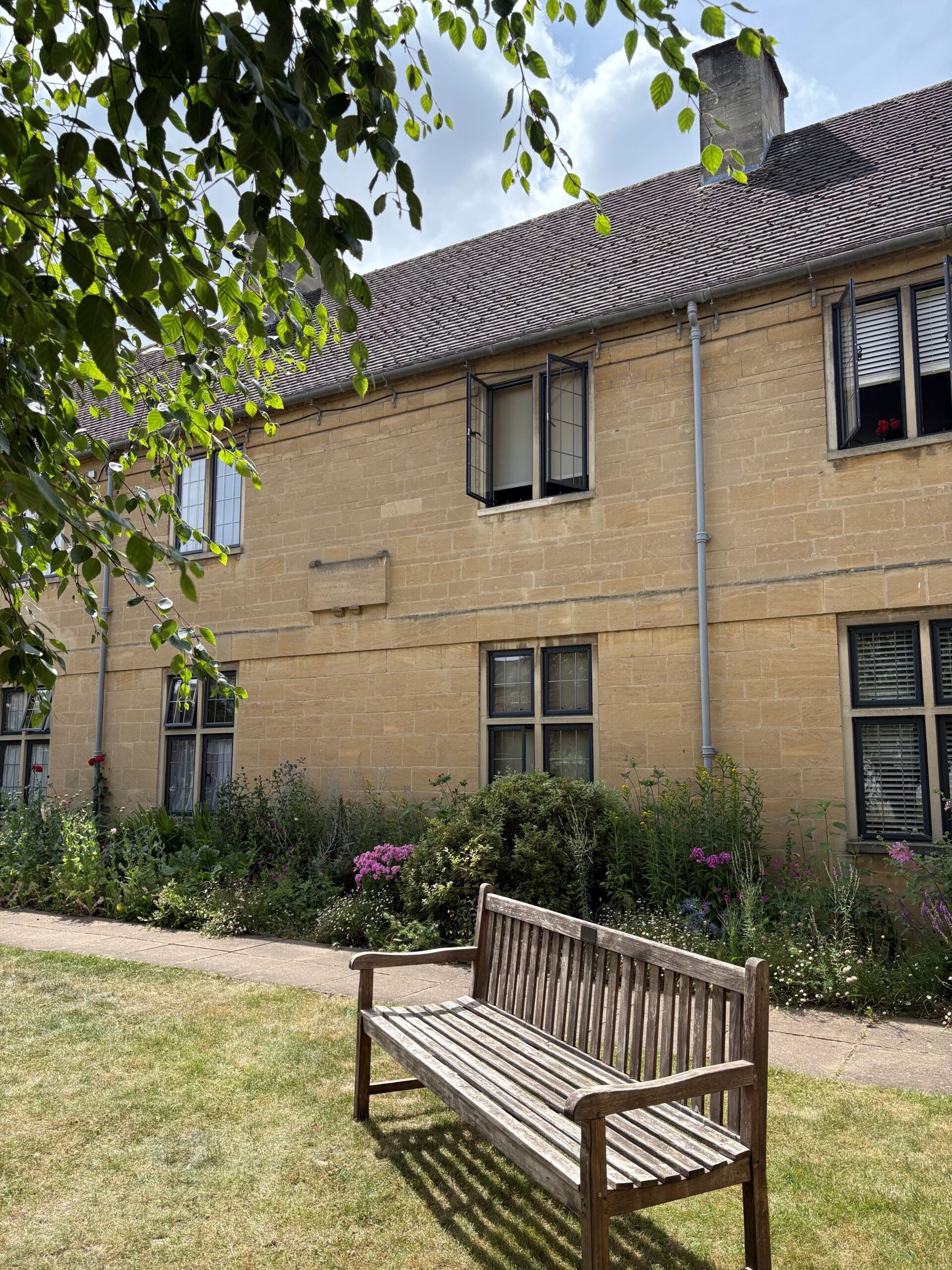 Oxford City Charity 1 Oxford City Charity ran almshouse communal garden